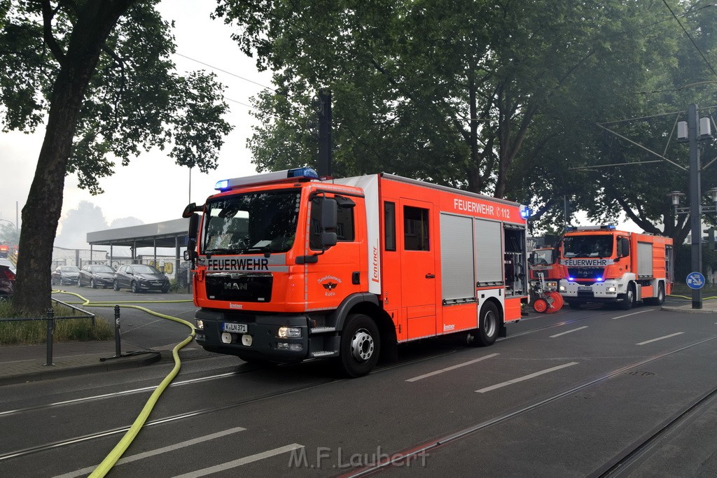 Feuer 3 Koeln Zollstock Hoenninger Weg P214.JPG - Miklos Laubert